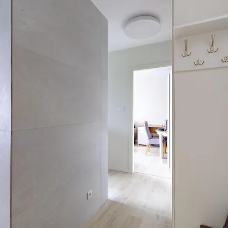 Hello Zajezdnia Wrzeszcz With Private Parking Apartment